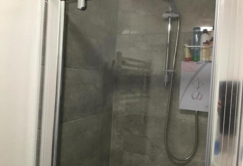 فندق The Leather Bottle