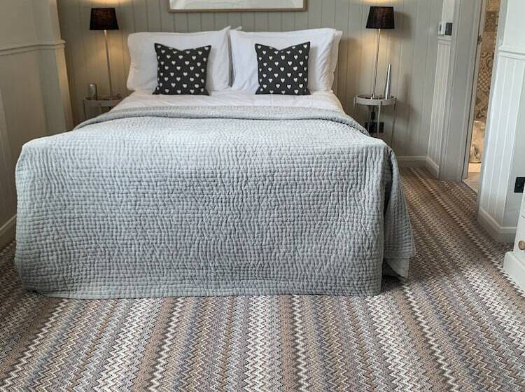 בית מלון כפרי The Old Bell