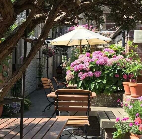 فندق The Plume Of Feathers