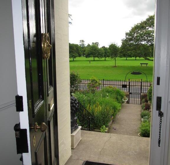 هتل The Townhouse