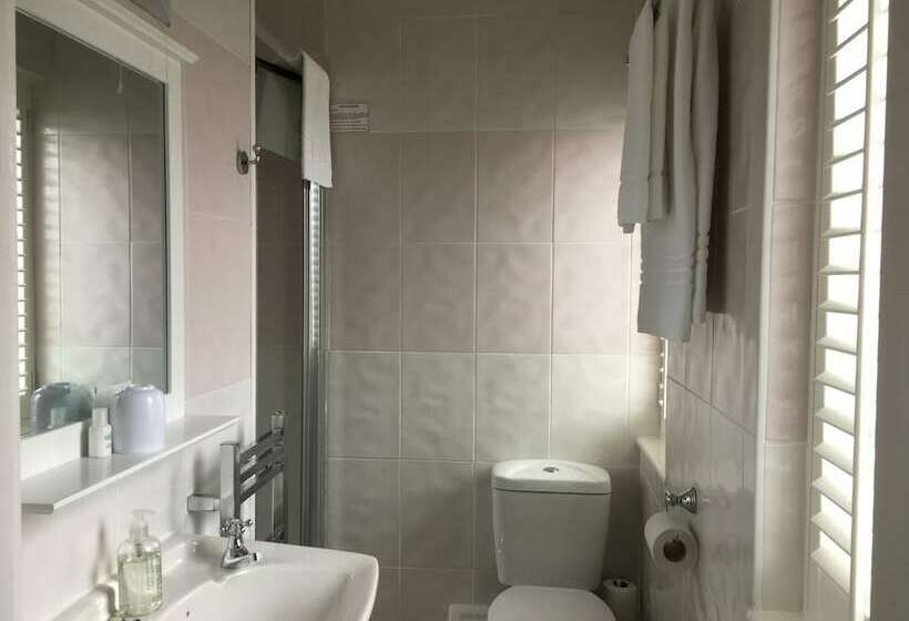 Hotel Tranmere House