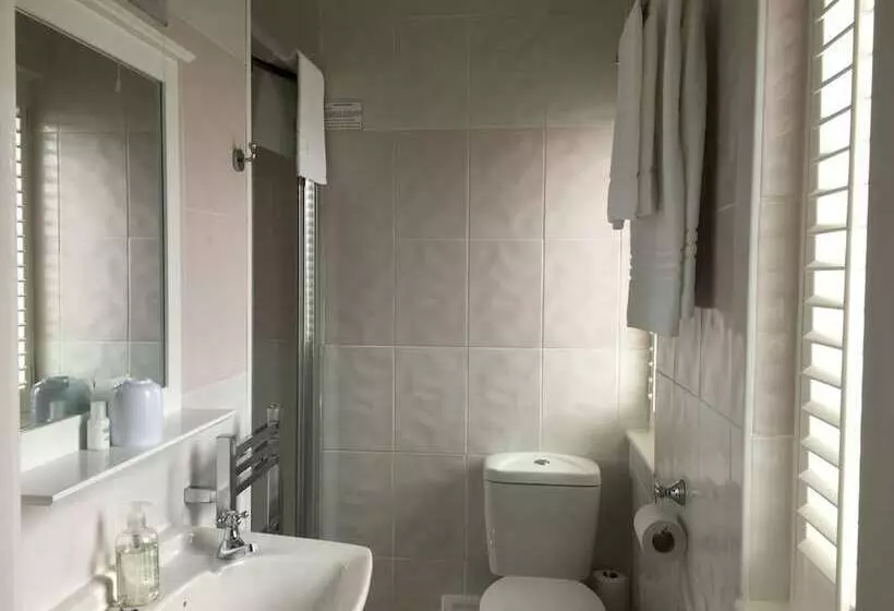 Hotelli Tranmere House