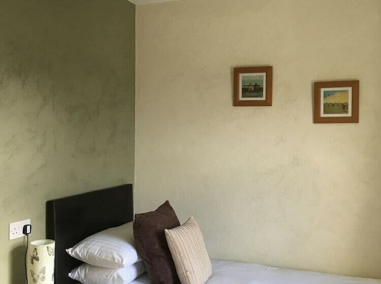 Hotel Tranmere House