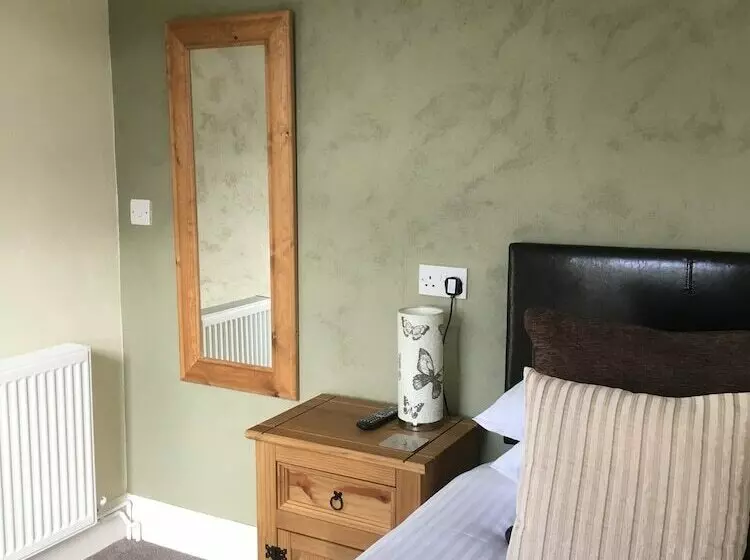 Hotelli Tranmere House