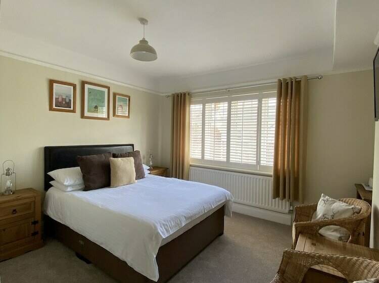 Hotel Tranmere House