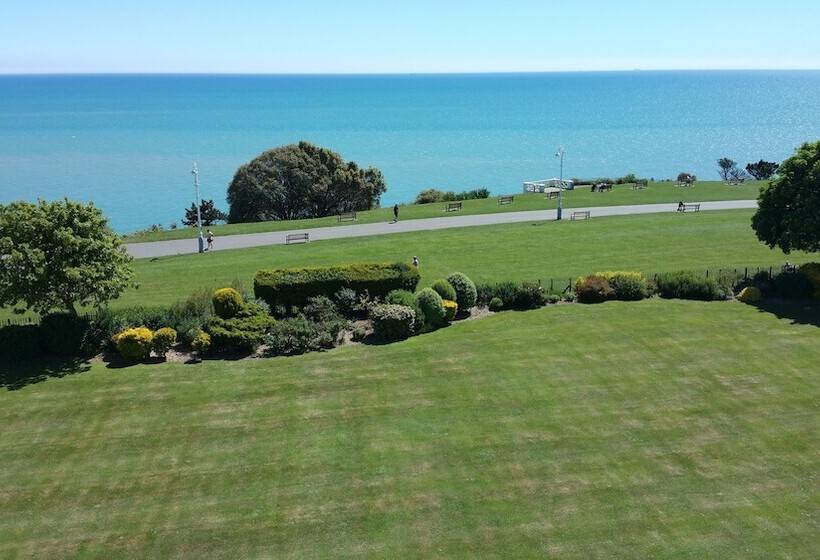 Отель Westward Ho