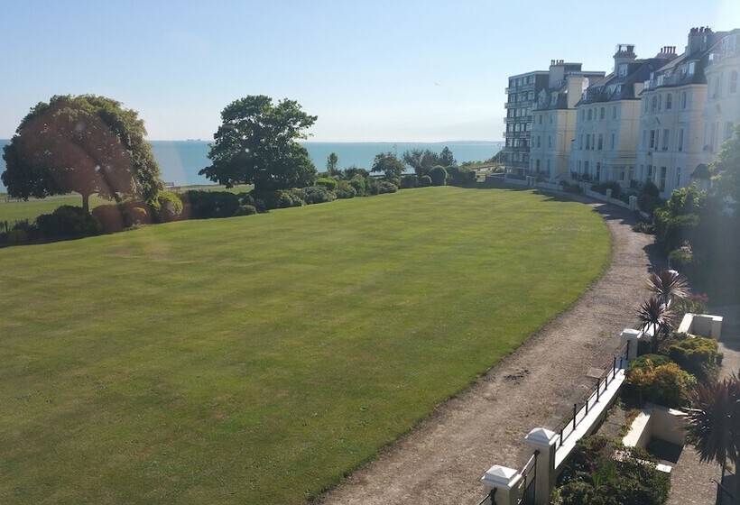 Отель Westward Ho