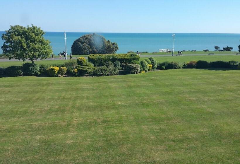 Отель Westward Ho