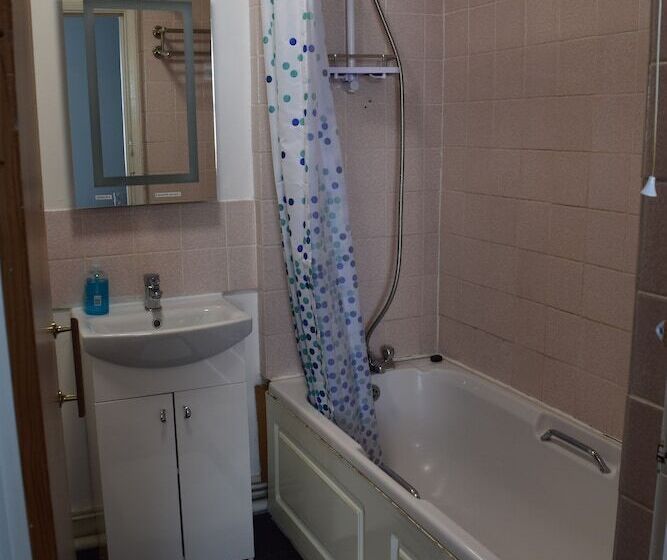 Отель Westward Ho