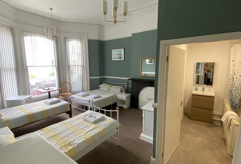 Отель Westward Ho