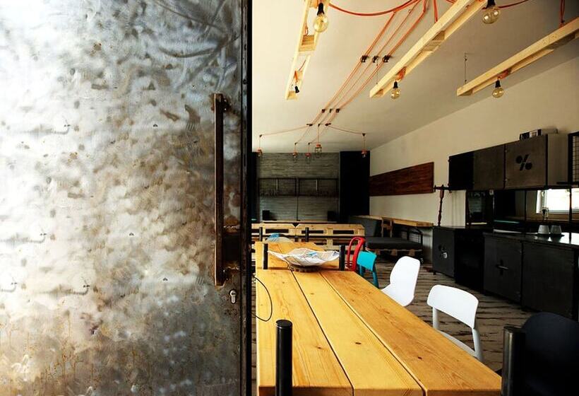 Отель Backpackers Negombo Hostel By City Hub