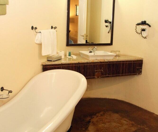 Hotel Bush Bungalows At Sun City Resort