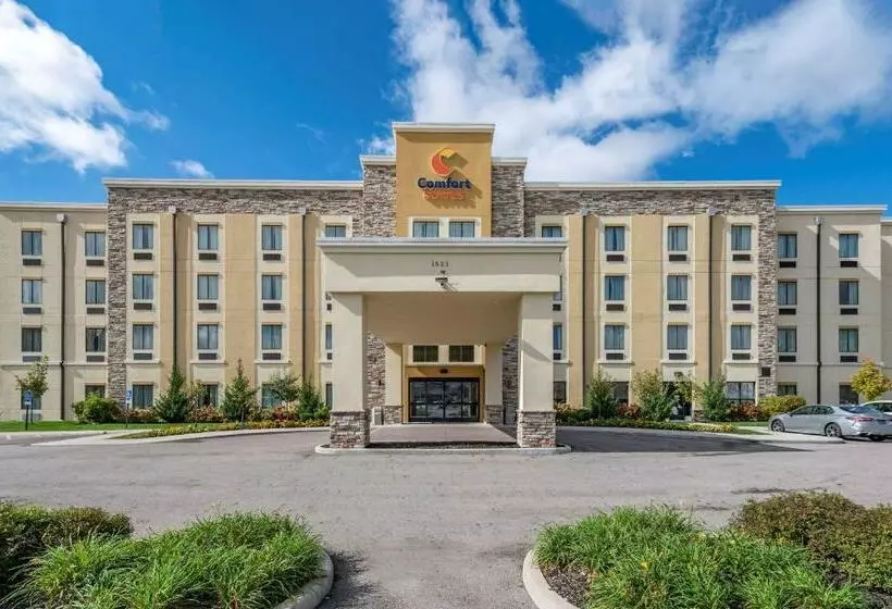 ホテル Comfort Suites Columbus Airport