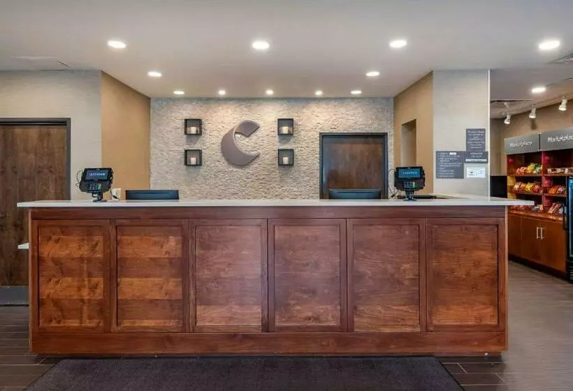 ホテル Comfort Suites Columbus Airport