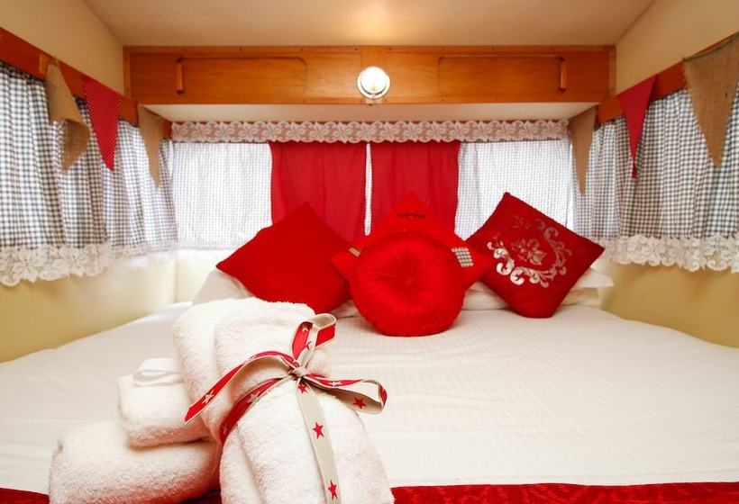 호텔 Farm And Fellow Guesthouse And Restaurant