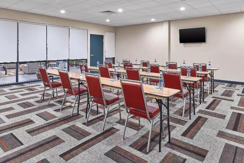 Hotelli Four Points By Sheraton Oklahoma City Airport