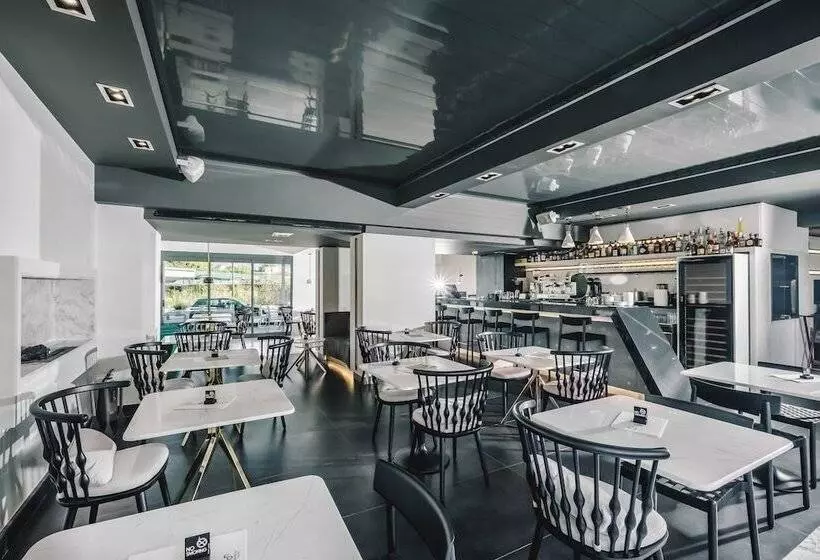 Hotelli Garden City Resort