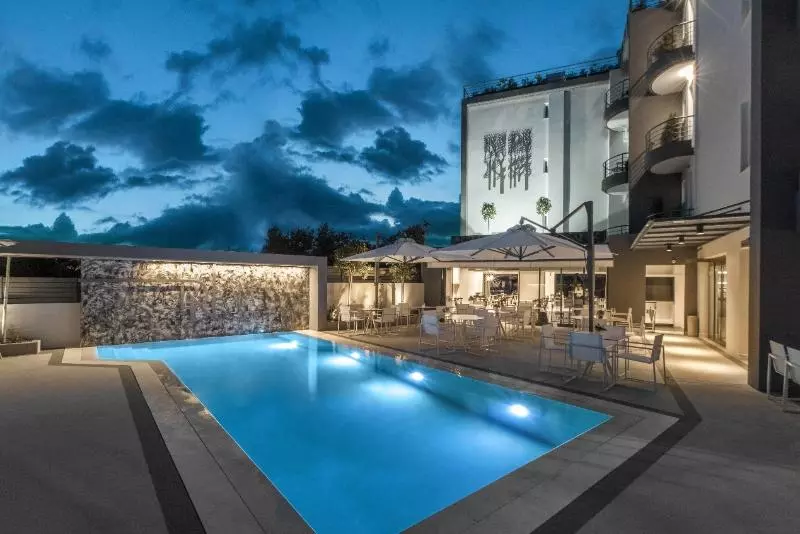 Hotelli Garden City Resort