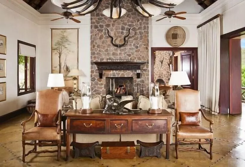 ホテル Izingwe Lodge