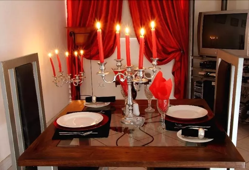 Hotelli La Gratitude Guest House