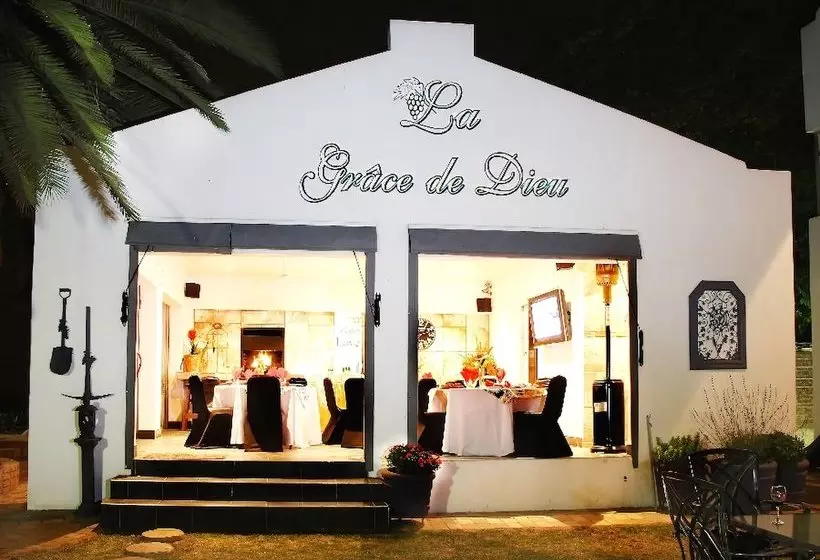 Hotelli La Gratitude Guest House