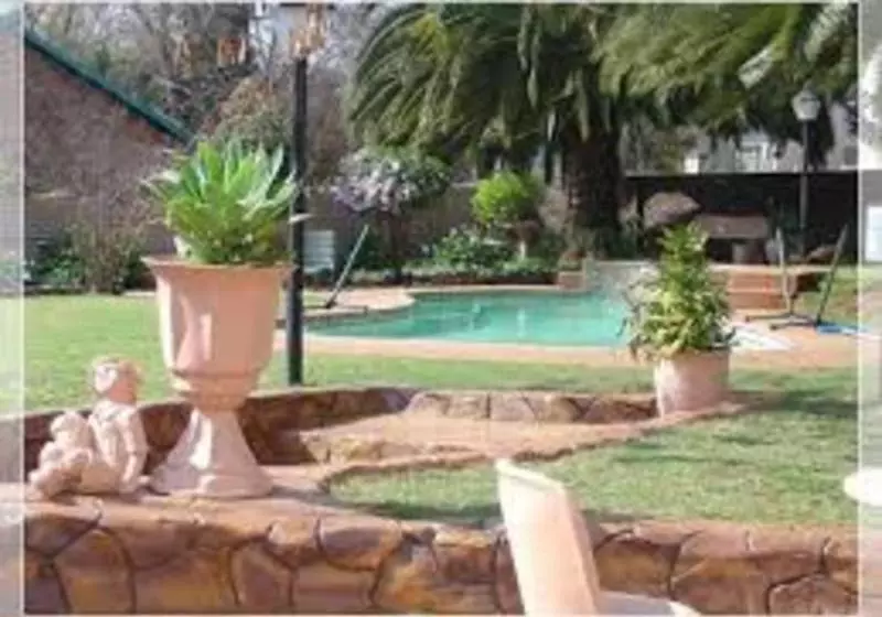 Hotelli La Gratitude Guest House