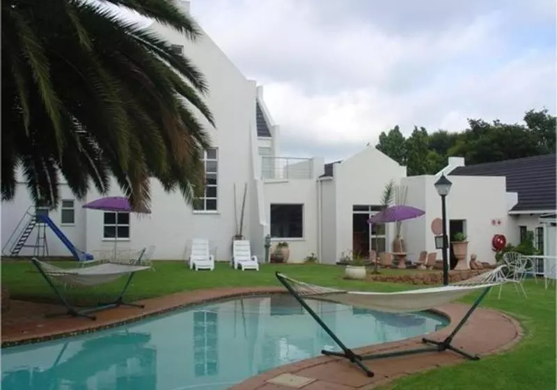 Hotelli La Gratitude Guest House