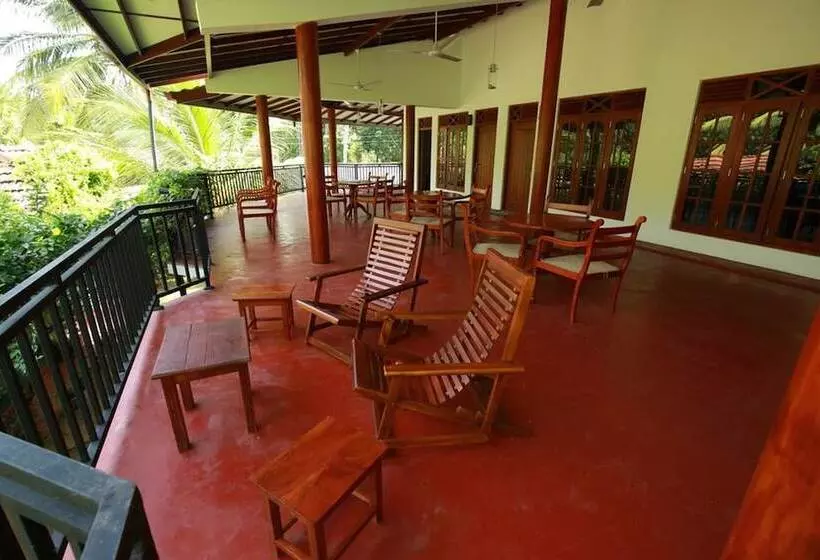 Hotelli La Safari Inn Tissamaharama
