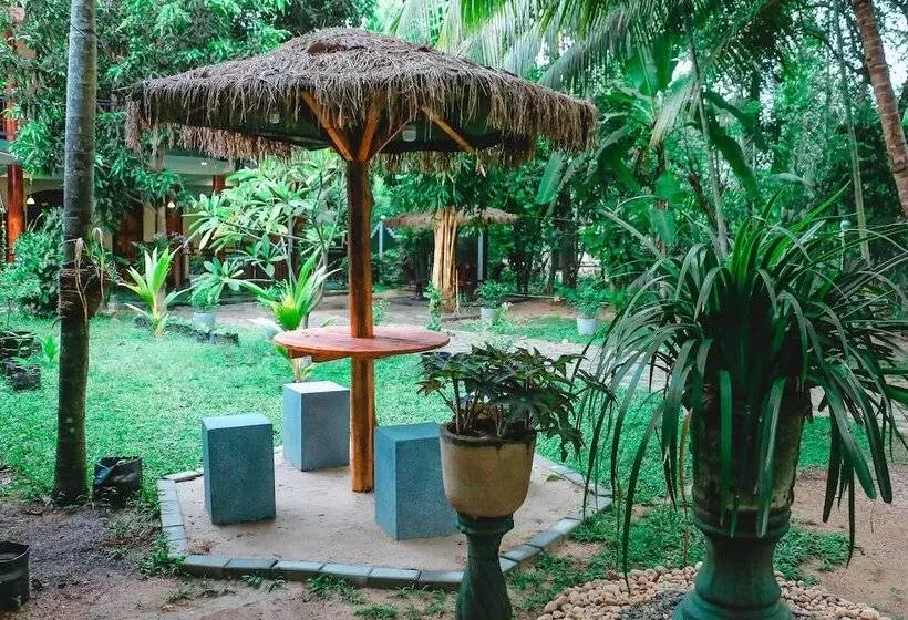 Hotelli La Safari Inn Tissamaharama