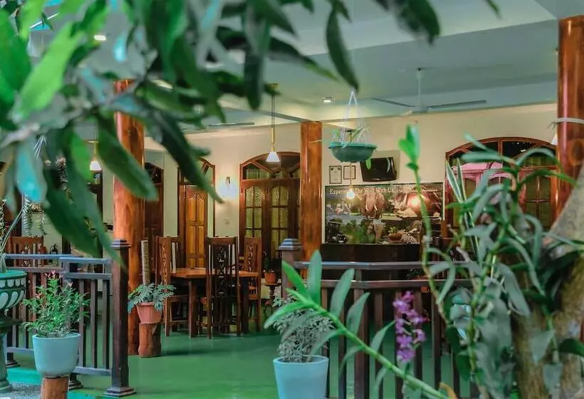 Hotelli La Safari Inn Tissamaharama