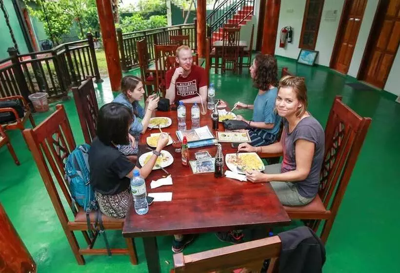 Hotelli La Safari Inn Tissamaharama