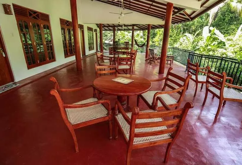 Hotelli La Safari Inn Tissamaharama