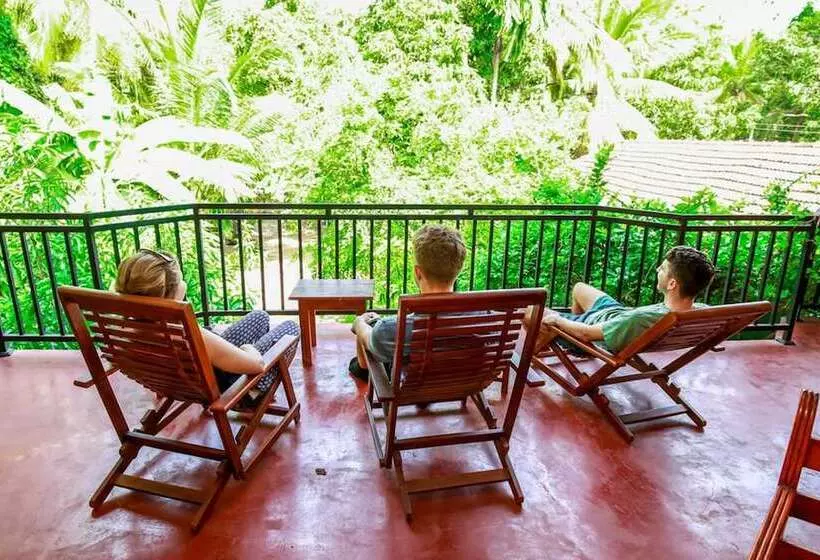 Hotelli La Safari Inn Tissamaharama