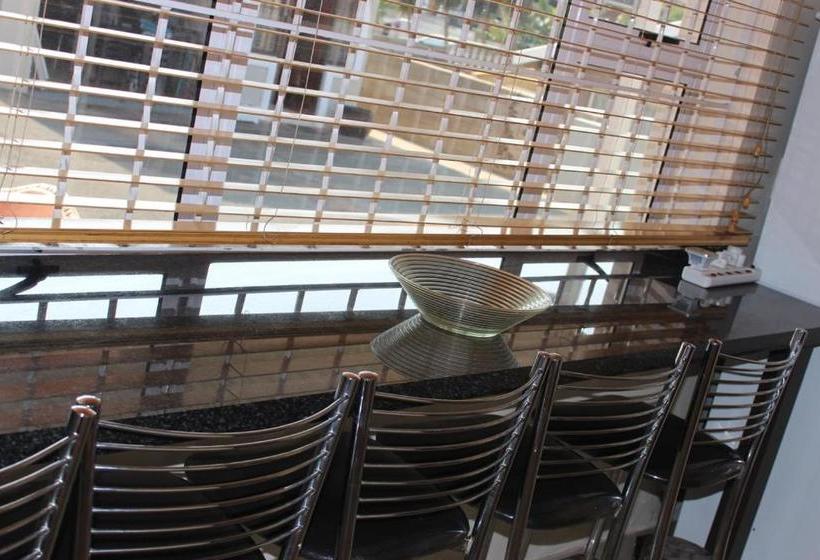 Отель Lodge L'veeze