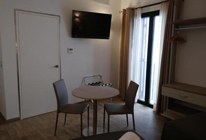 هتل Patios Del Orfebre