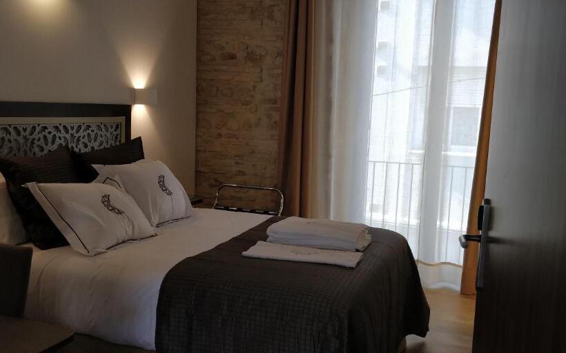 هتل Patios Del Orfebre