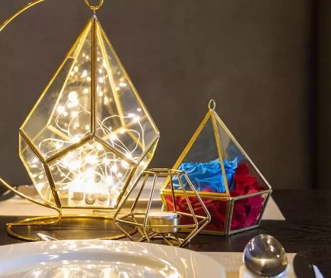 Hotelli Ramada Encore By Wyndham Makati