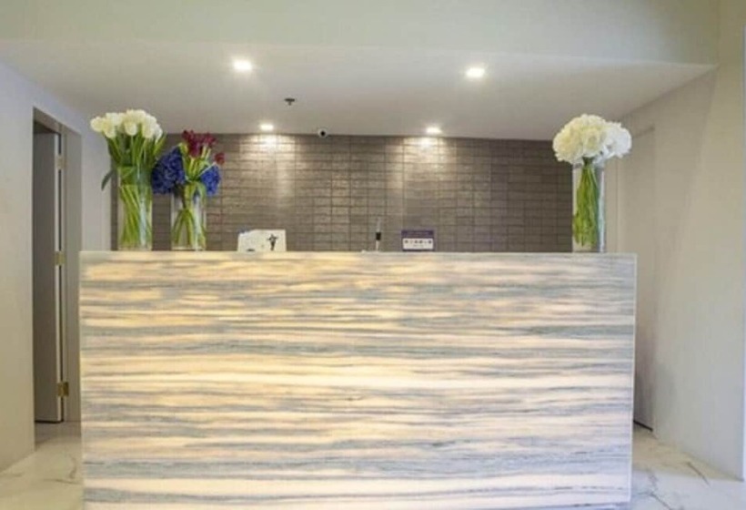 Hotel Ramada Encore By Wyndham Makati