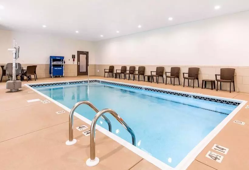 Hotelli Sleep Inn & Suites