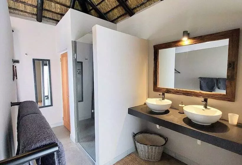 Hotelli The Baobab Bush Lodge, No Self Catering