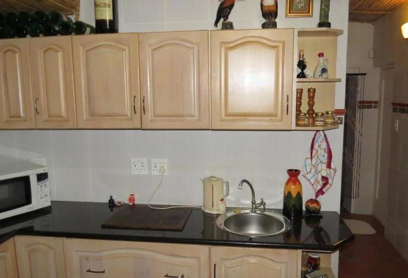 هتل The Orange Bowl