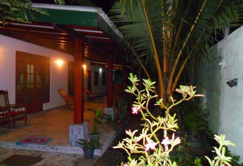 فندق Weligama Bay Eco Villa