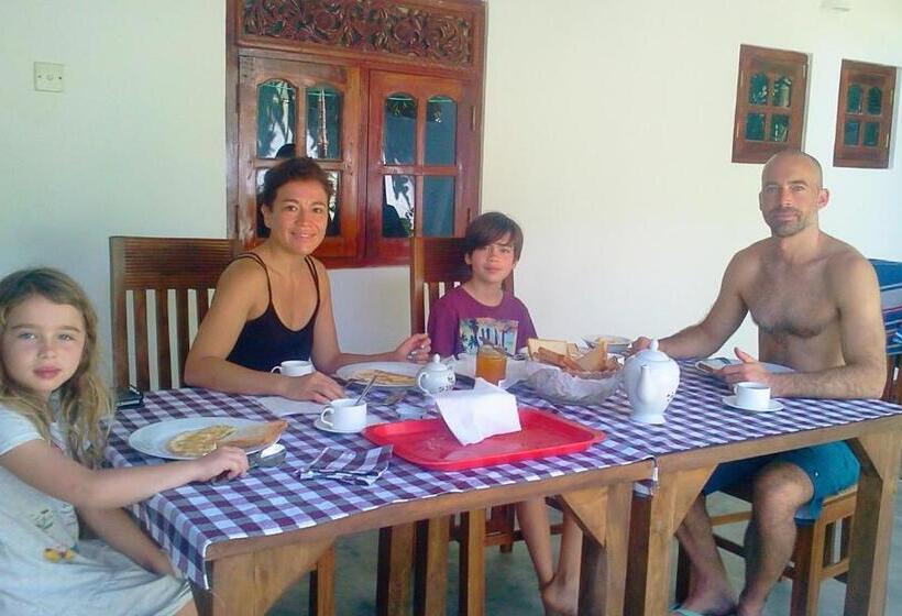 فندق Weligama Bay Eco Villa