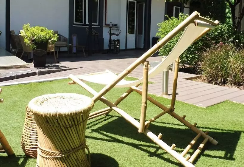 Majatalo Vila Garden Guesthouse