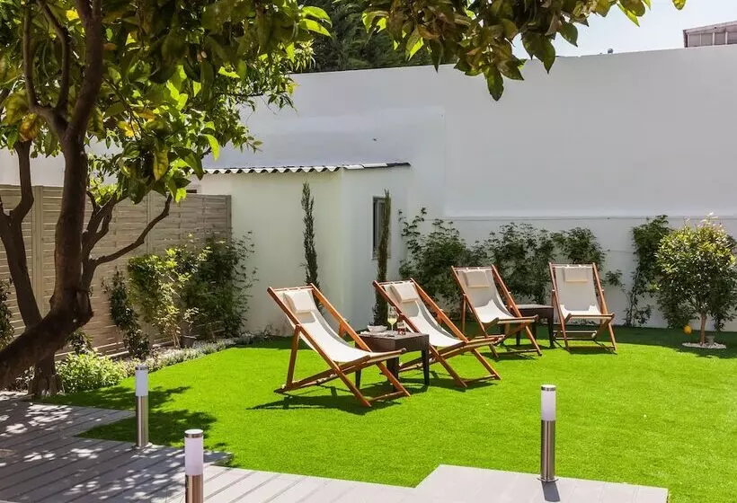 Majatalo Vila Garden Guesthouse