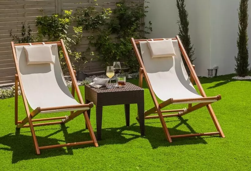 Majatalo Vila Garden Guesthouse