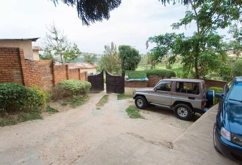 هتل Golf Eden Guest House