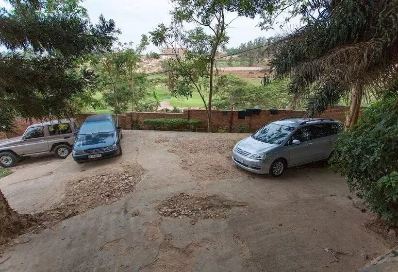هتل Golf Eden Guest House