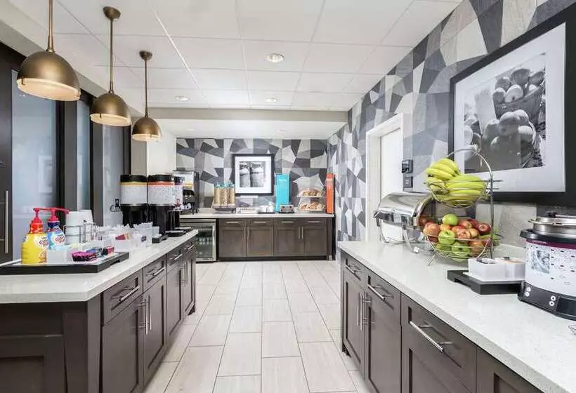 هتل Hampton Inn & Suites Reno/sparks