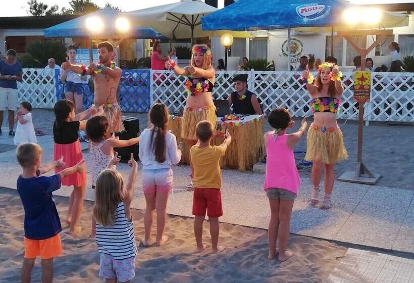 ホテル Happy Camp Rosapineta Camping Village